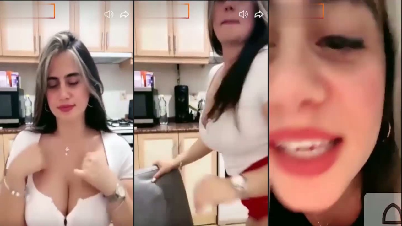 Ayşe Elbi iri göğüs şovu yapıyor